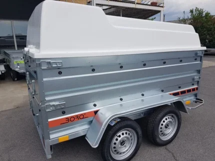 Remolque portaequipajes Boro de 2 ejes y 750 kg: Conducir sin carnet electrónico